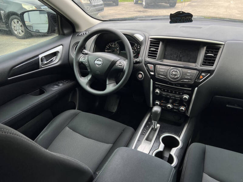 2017 Nissan Pathfinder S