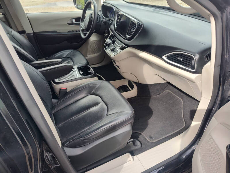 2022 Chrysler Pacifica Touring L