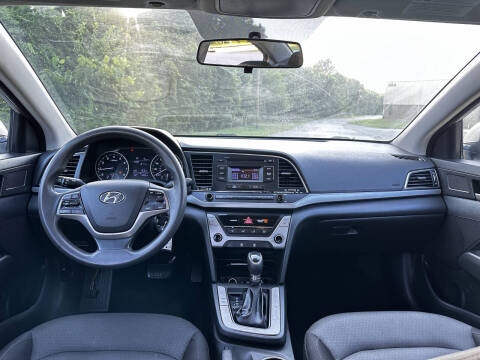 2018 Hyundai Elantra SE