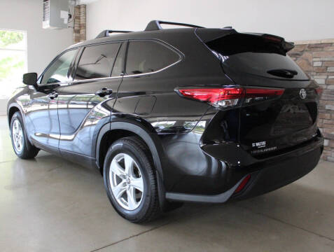 2022 Toyota Highlander LE