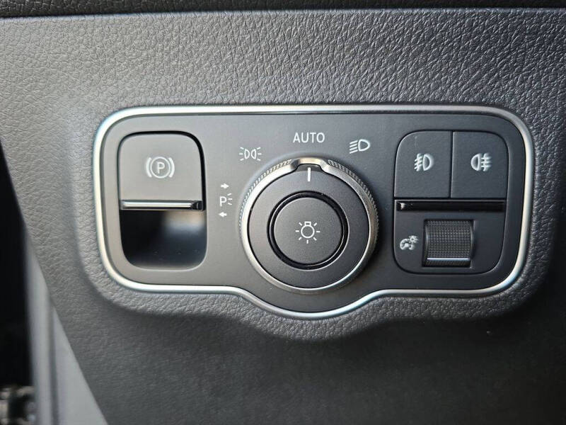 2025 Mercedes-Benz GLB GLB 250