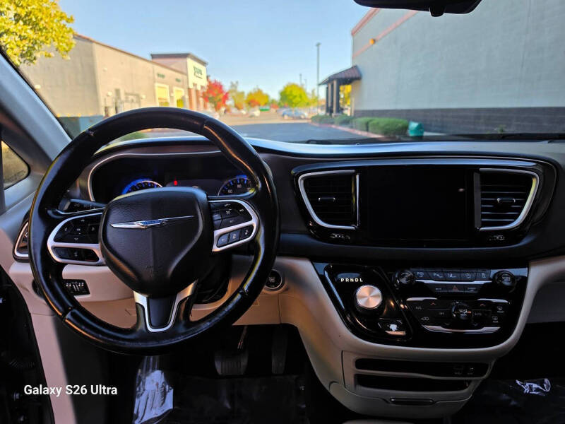 2018 Chrysler Pacifica Touring L