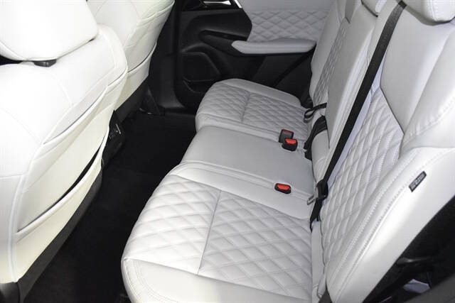 2023 Mitsubishi Outlander SEL