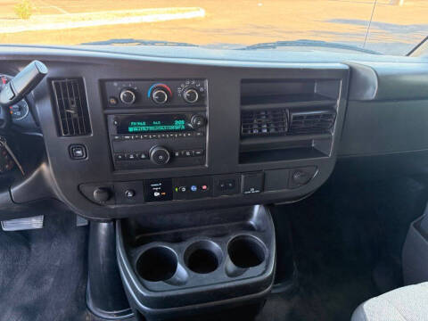 2025 Chevrolet Express LT 3500