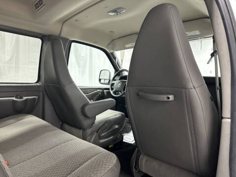 2025 Chevrolet Express LT 3500