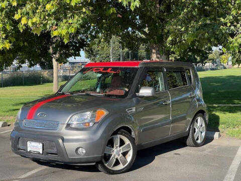 2011 Kia Soul +