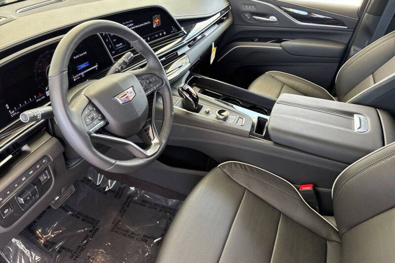 2023 Cadillac Escalade Sport