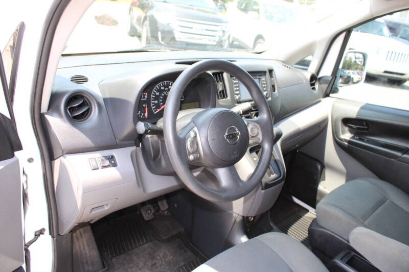 2017 Nissan NV200 SV
