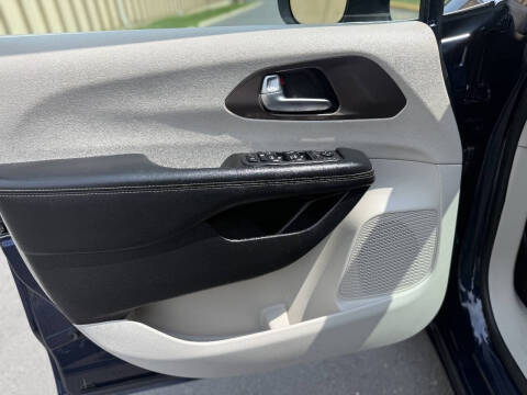 2020 Chrysler Voyager LXi