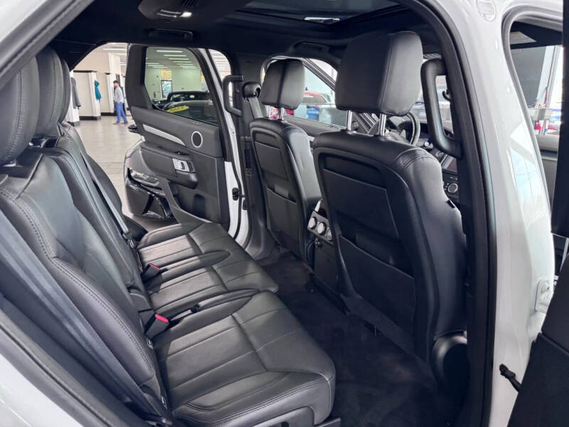 2020 Land Rover Discovery Landmark Edition