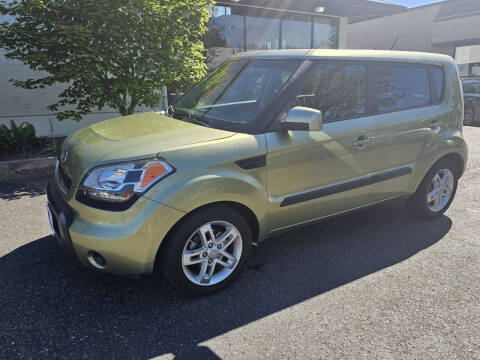 2011 Kia Soul +