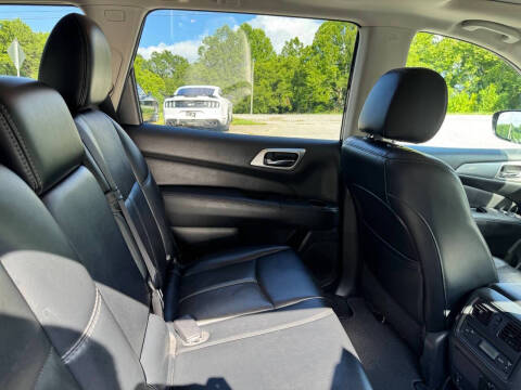 2017 Nissan Pathfinder SL