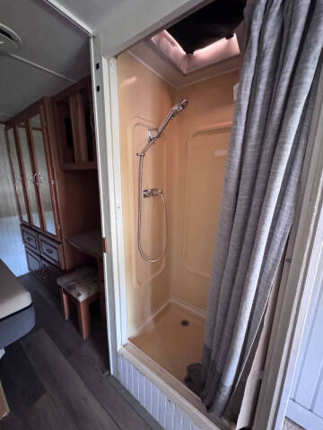 2003 Thor Motor Coach FourWinds 27D