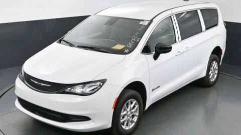 2025 Chrysler Voyager LX