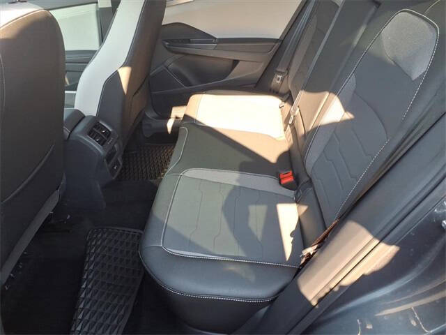 2025 Volkswagen Taos SE