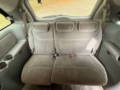 2010 Toyota Sienna LE 7-Passenger