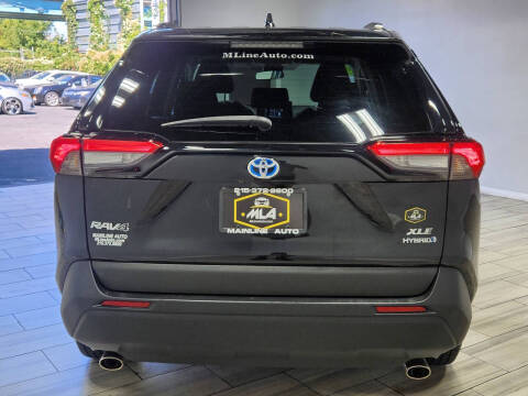 2021 Toyota RAV4 Hybrid XLE