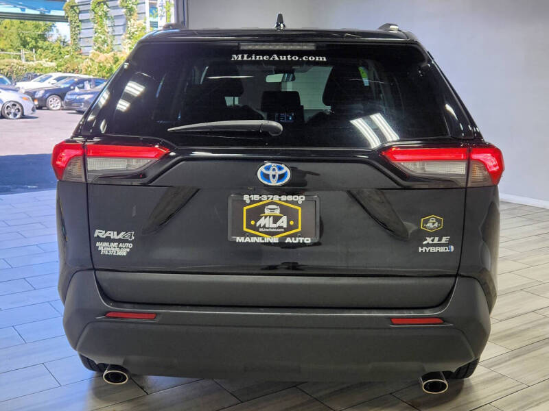 2021 Toyota RAV4 Hybrid XLE