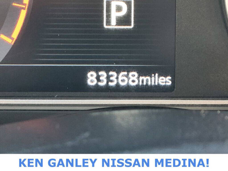 2022 Nissan Versa SR