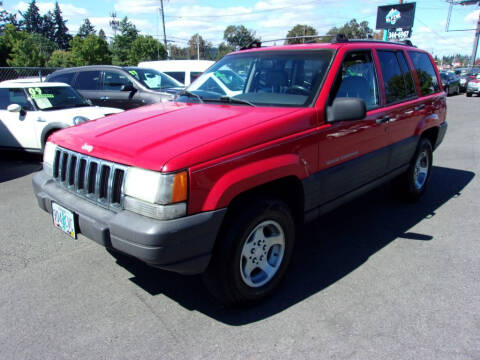 1996 Jeep Grand Cherokee for sale at MERICARS AUTO NW in Milwaukie OR