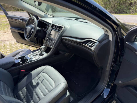 2016 Ford Fusion Hybrid SE