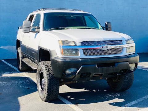 2002 Chevrolet Avalanche for sale at Deluxe Motors Sac INC in Sacramento CA