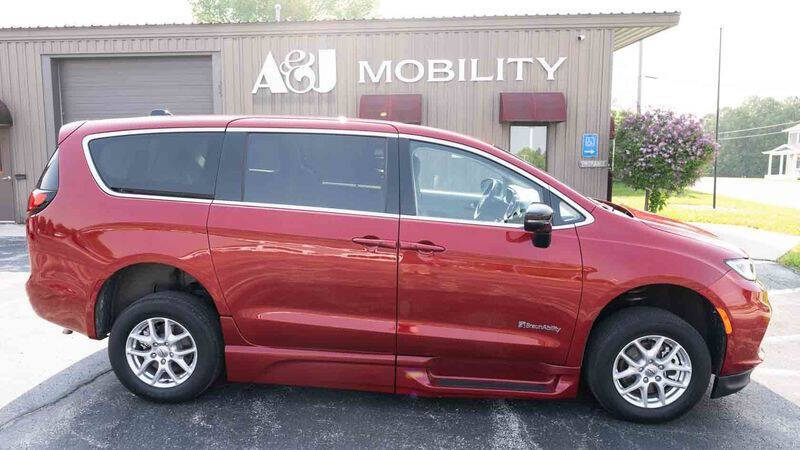 2024 Chrysler Pacifica Touring L