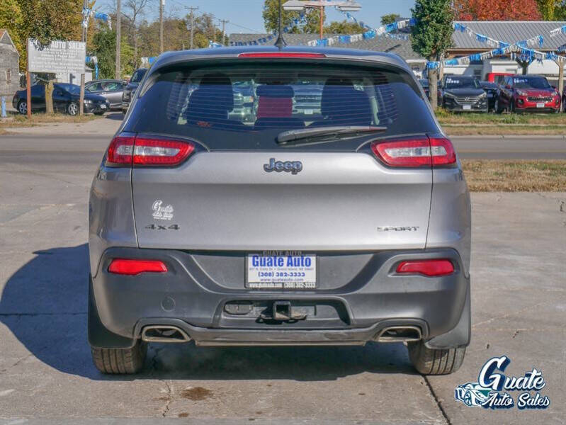 2017 Jeep Cherokee Sport