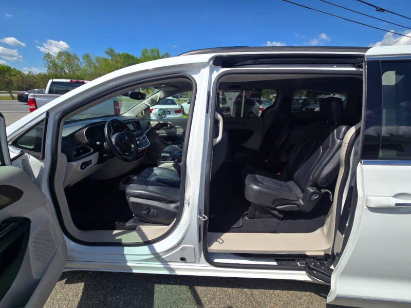2017 Chrysler Pacifica Touring-L