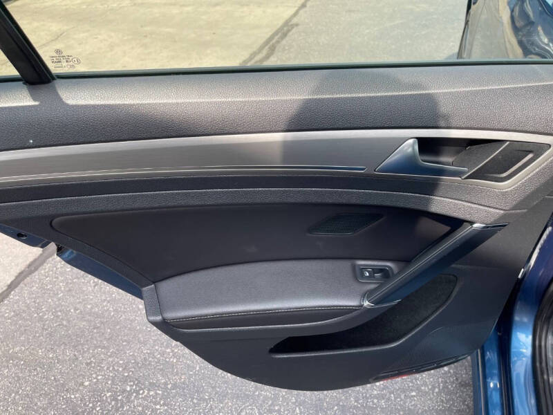 2015 Volkswagen Golf TSI SE