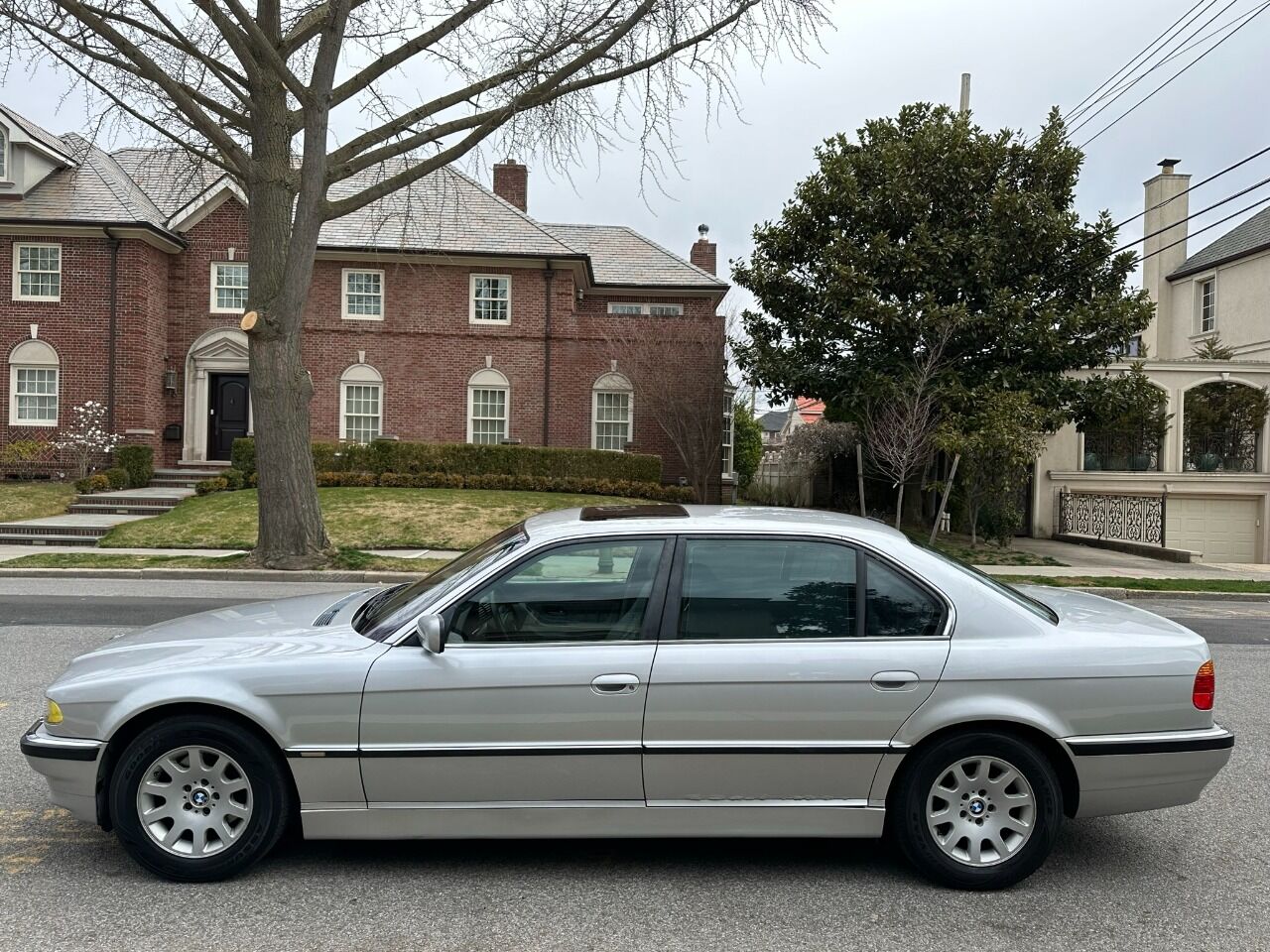 2001 BMW 740i Sedan - $8,900