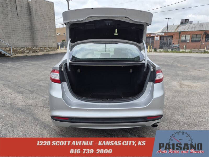 2016 Ford Fusion SE