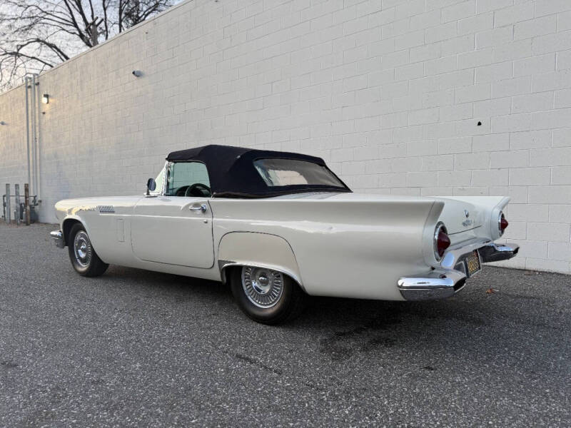 1957 Ford Thunderbird