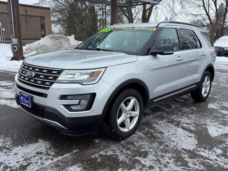 2017 Ford Explorer XLT's photo