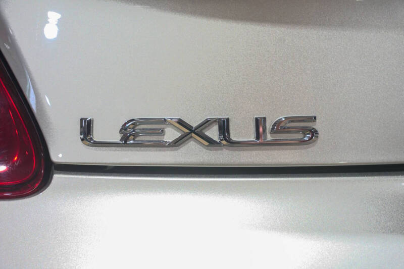 2004 Lexus SC 430