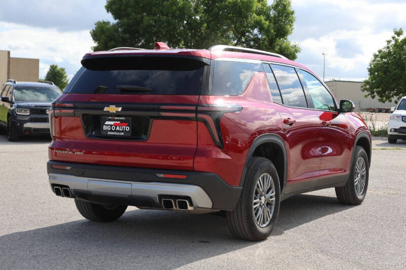 2025 Chevrolet Traverse LT