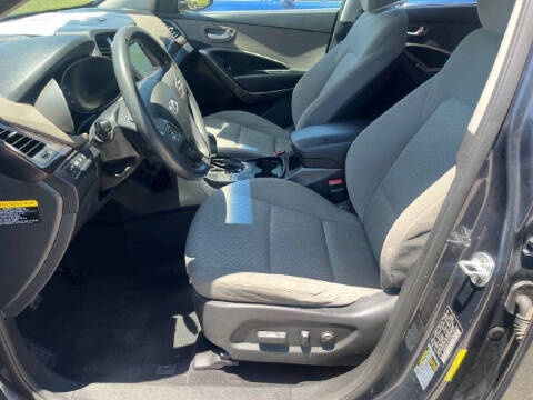 2017 Hyundai Santa Fe SE