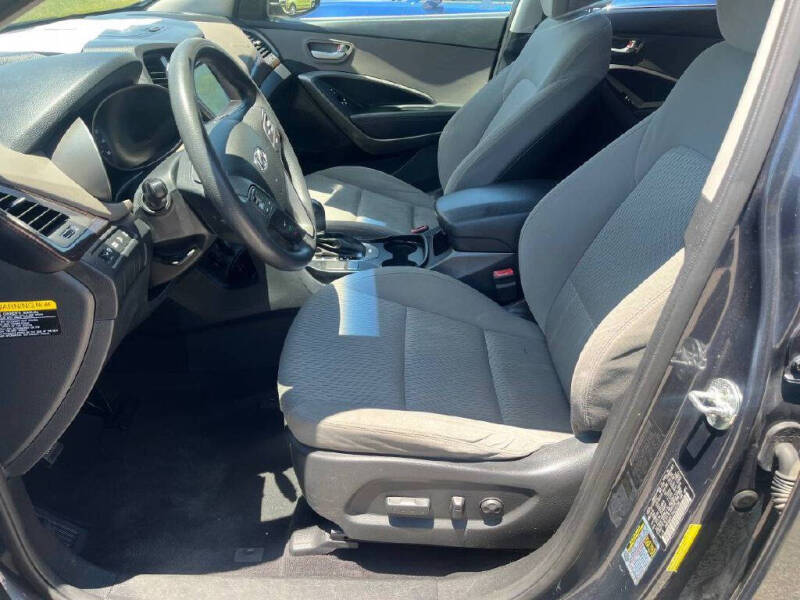 2017 Hyundai Santa Fe SE