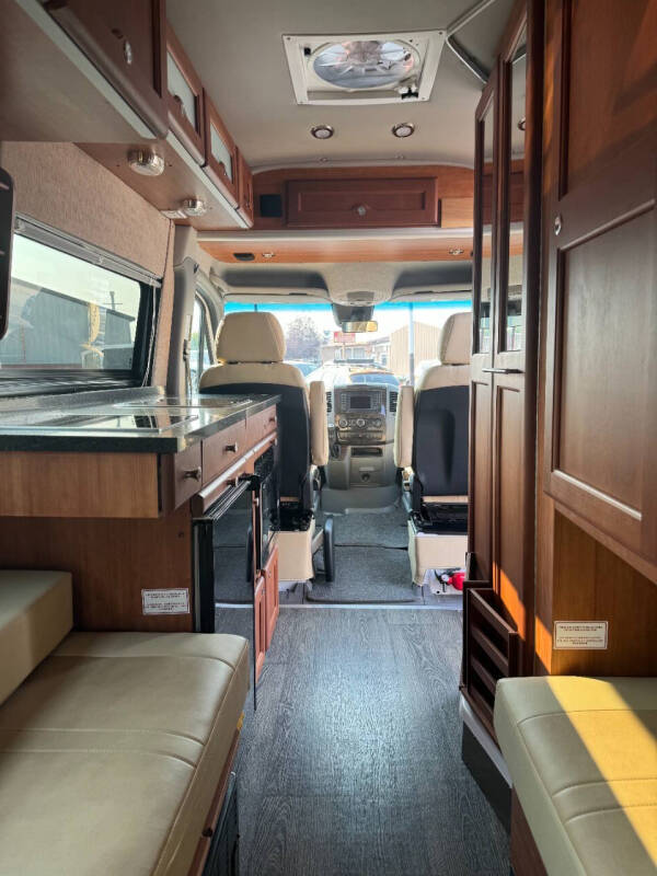 2017 Mercedes-Benz Roadtrek SS AGILE