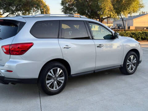 2017 Nissan Pathfinder