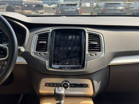 2018 Volvo XC90 T6 Momentum
