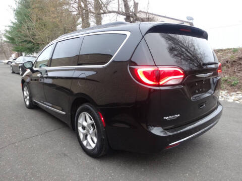 2017 Chrysler Pacifica Touring-L