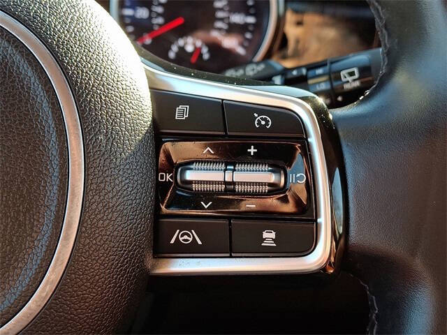 2022 Kia Carnival SX