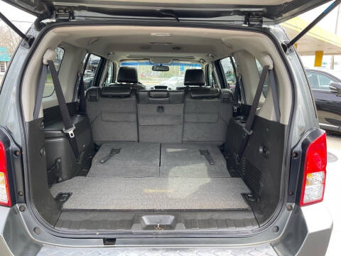 2006 Nissan Pathfinder LE