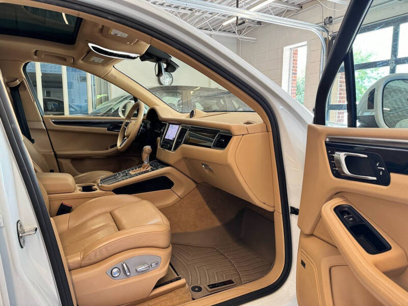2017 Porsche Macan