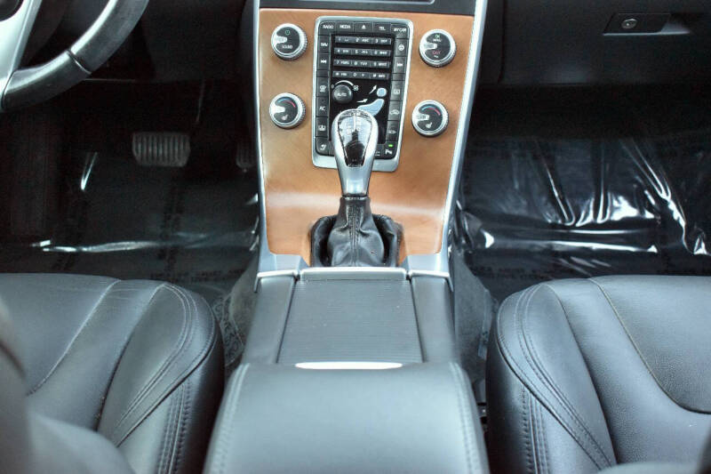 2016 Volvo S60 T5 Drive-E Inscription Platinum