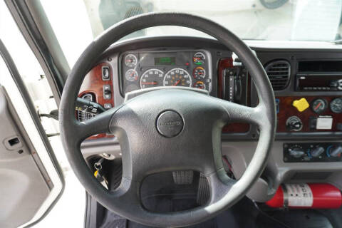 2018 Freightliner M2 106