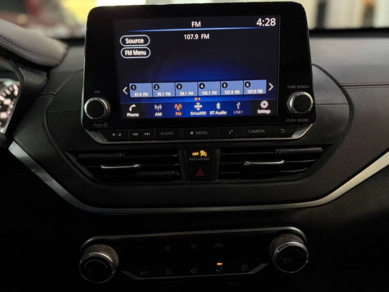 2022 Nissan Altima 2.5 SR