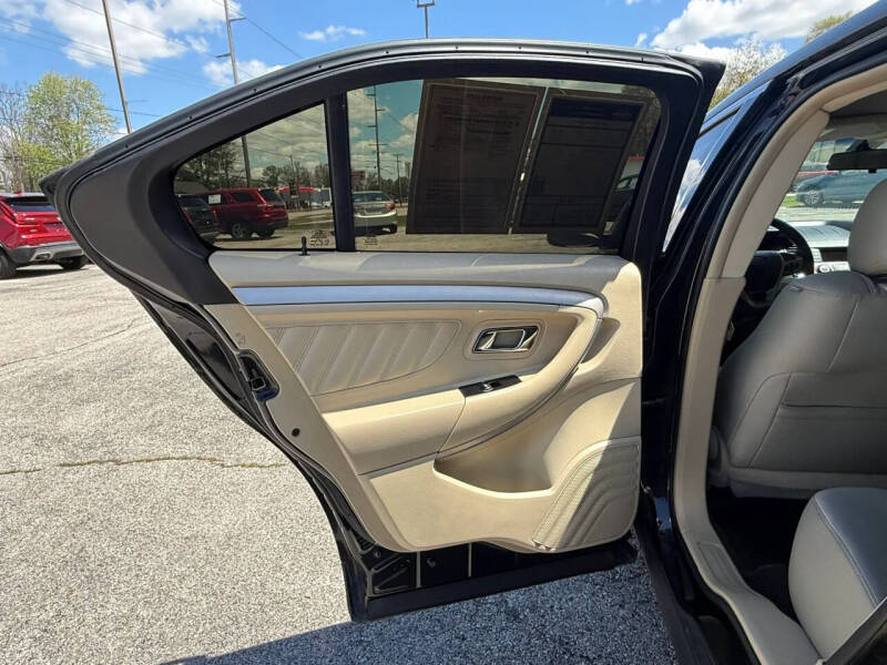 2018 Ford Taurus SE