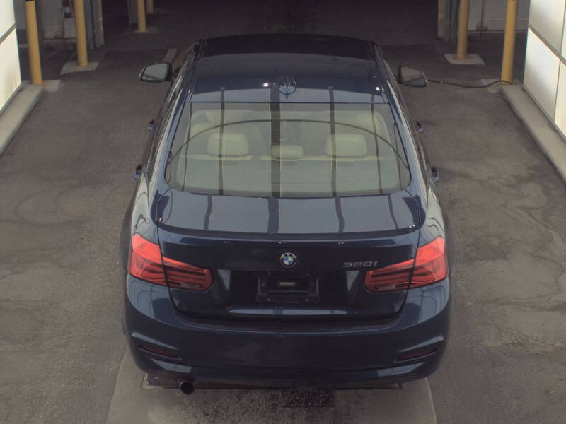 2018 BMW 3 Series 320i